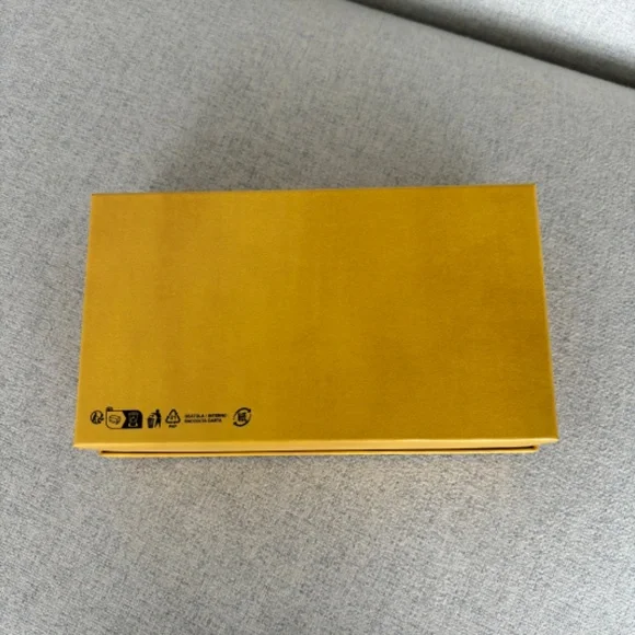 Small Fendi Box - Picture 3 of 3